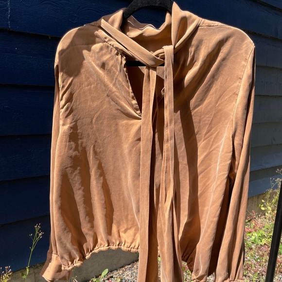 Blouse with bow - Picture 3 of 4